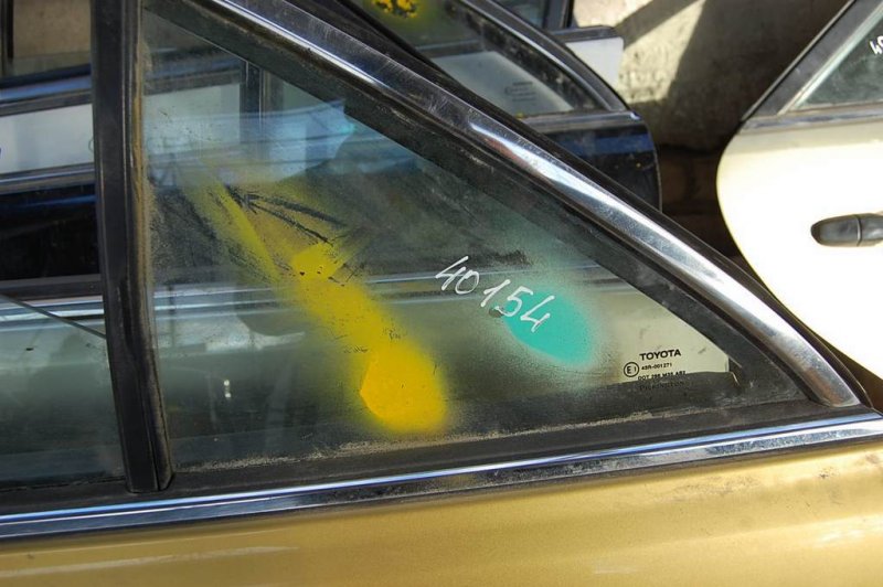 Стекло двери глухое заднее левое TOYOTA CAMRY 40 06-11 68124-33060 Б/У