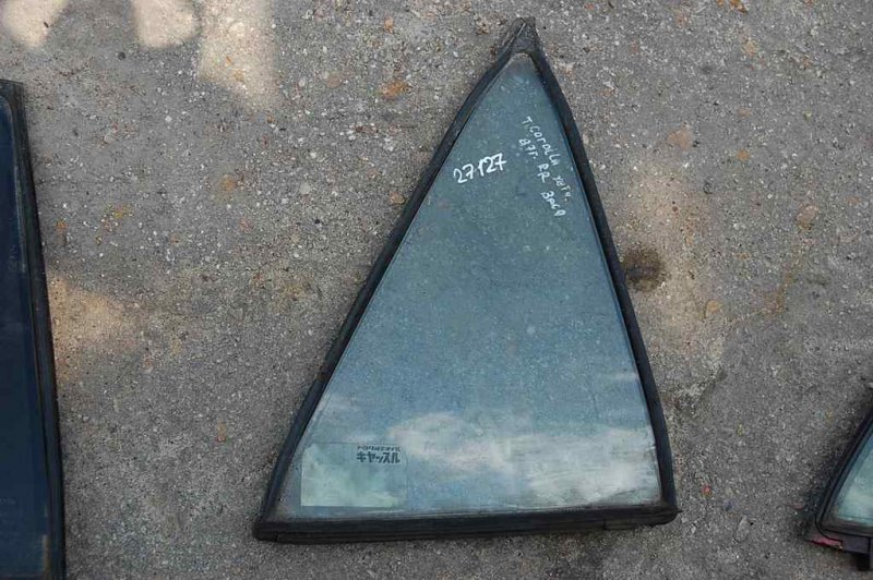 Стекло двери глухое заднее левое TOYOTA COROLLA E90 87-91 Б/У