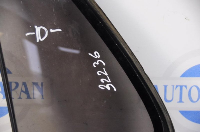 Стекло двери глухое заднее левое CAMRY 10 92-96