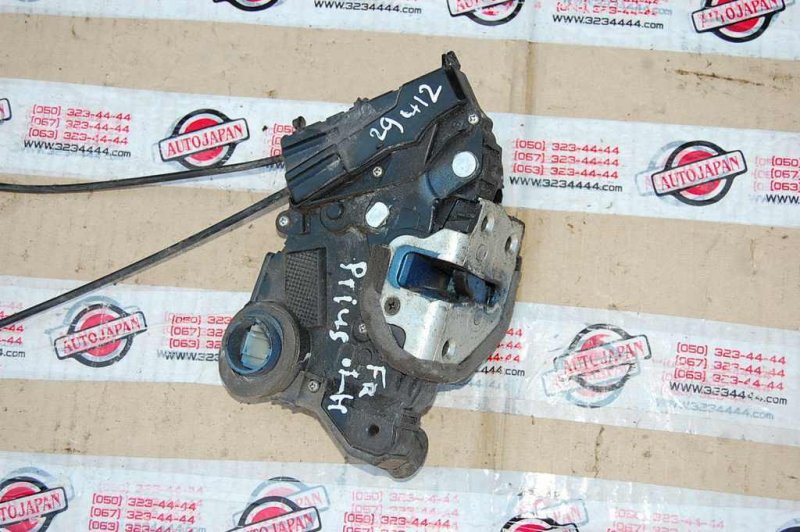 Замок двери передний левый PRIUS - 20 03-11