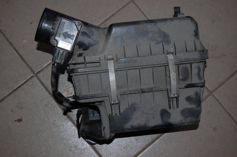 Корпус воздушного фильтра MITSUBISHI OUTLANDER XL 05-13 1500A241 Б/У