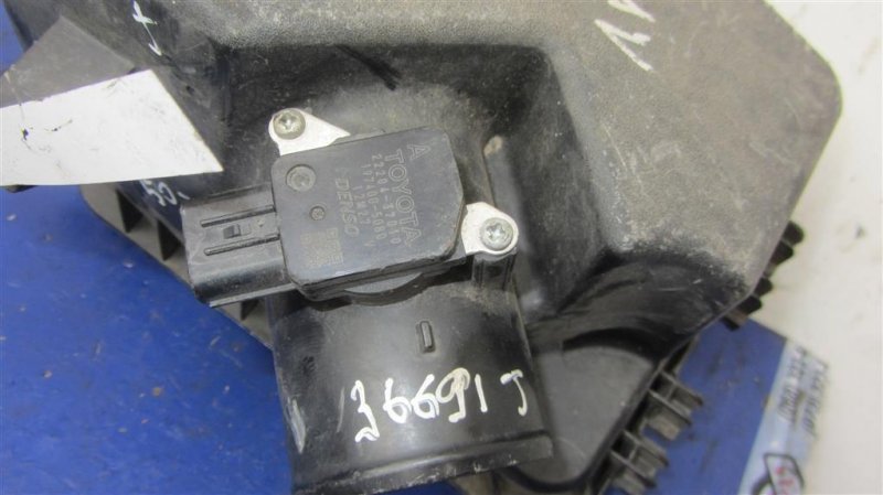 Корпус воздушного фильтра TOYOTA COROLLA 150 06-13