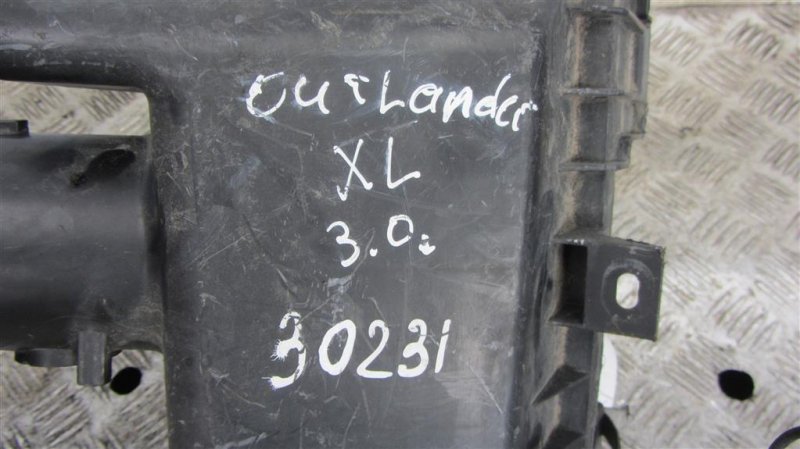 Корпус воздушного фильтра OUTLANDER XL 05-13