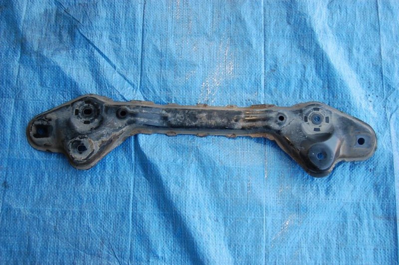 Крепление балки подвески CX-7 06-12 Крепление балки подвески CX-7 06-12