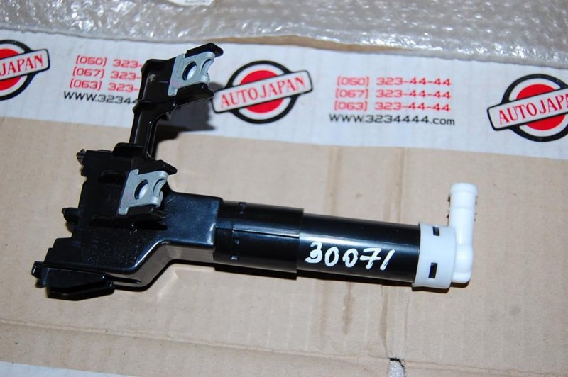 Форсунка омывателя фар левая TOYOTA RAV4 05-12 85208-42020 новая