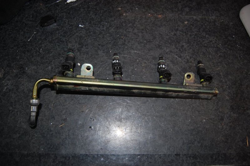 Запчасть форсунка топливная NISSAN QASHQAI 07-14 16600-EN200 Б/У Форсунка топливная NISSAN QASHQAI 07-14 16600-EN200 Б/У