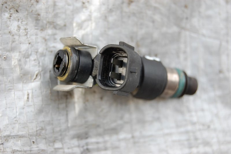 Запчасть форсунка топливная NISSAN QASHQAI 07-14 16600-EN200 Б/У Форсунка топливная NISSAN QASHQAI 07-14 16600-EN200 Б/У