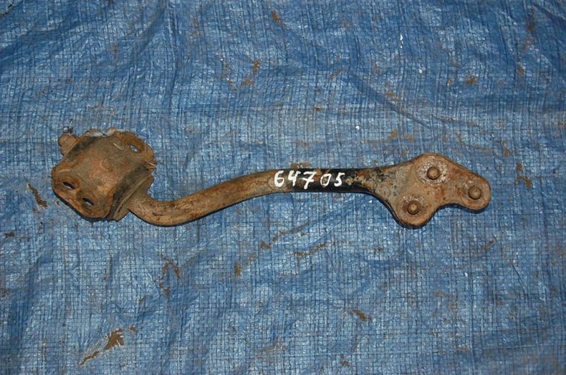 Рычаг передней подвески верхний передний правый MAZDA 929 HC 86-91 H260-34-220E Б/У