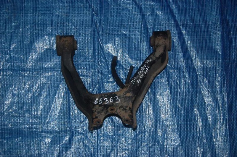 Рычаг передней подвески верхний передний правый MITSUBISHI PAJERO 99-06 MR496794 Б/У