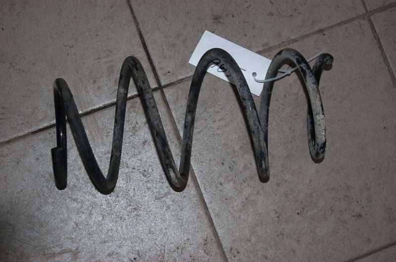 Пружина передней подвески TOYOTA AURIS 06-12 Б/У