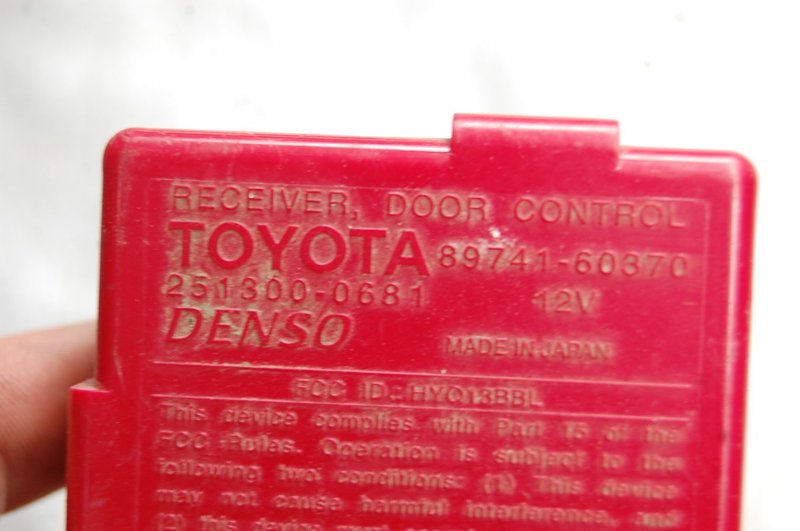 Блок управления центральным замком LEXUS LX470 98-07 89741-60370 Б/У