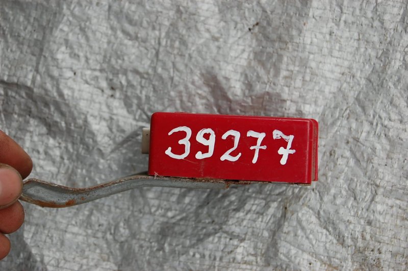 Блок управления центральным замком LX470 98-07