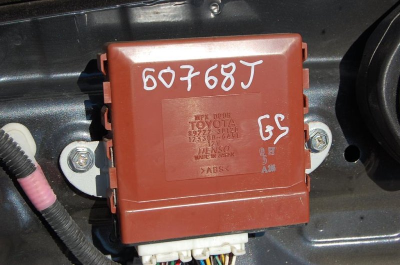 Запчасть блок управления центральным замком LEXUS GS350 GS300 05-11 89222-30120 Б/У Блок управления центральным замком LEXUS GS350 GS300 05-11 89222-30120 Б/У