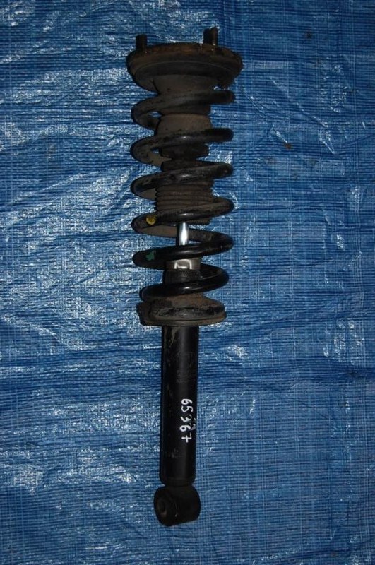 Амортизатор передний правый MITSUBISHI PAJERO 99-06 MR554292 Б/У