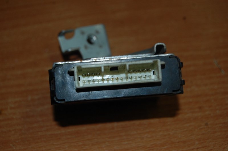 Блок электронный CAMRY 40 06-11 Блок электронный CAMRY 40 06-11