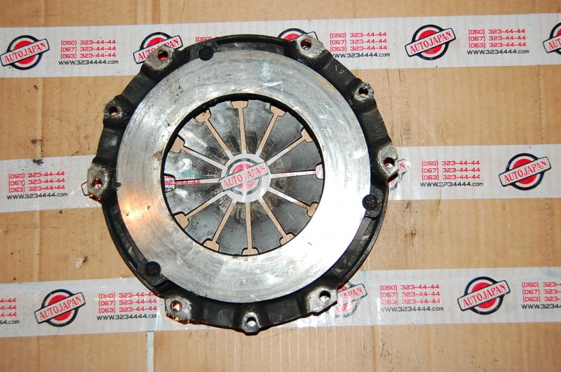 Запчасть корзина сцепления MITSUBISHI CARISMA 95-04 Б/У Корзина сцепления MITSUBISHI CARISMA 95-04 Б/У