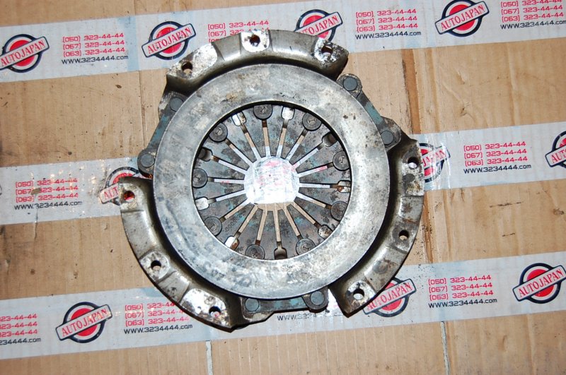 Запчасть корзина сцепления MITSUBISHI COLT 88-92 Б/У Корзина сцепления MITSUBISHI COLT 88-92 Б/У