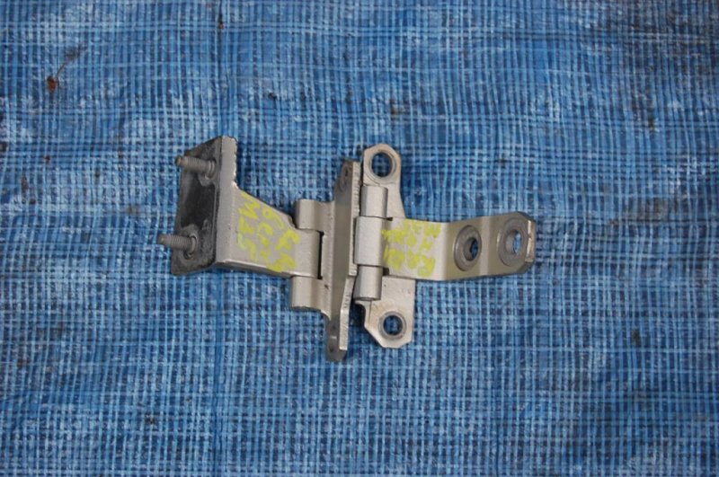 Петля двери верхняя задняя правая INFINITI M35/M45 04-10 82400-EG000 Б/У
