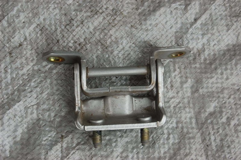 Запчасть петля двери верхняя задняя правая NISSAN MURANO Z50 02-07 Б/У Петля двери верхняя задняя правая NISSAN MURANO Z50 02-07 Б/У