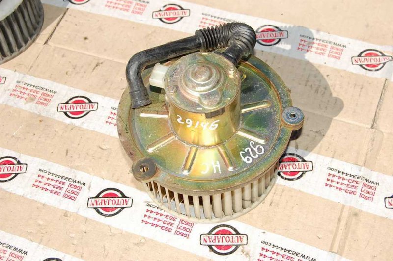 Запчасть моторчик печки MAZDA 929 HC 86-91 HE01-61-B10 Б/У Моторчик печки MAZDA 929 HC 86-91 HE01-61-B10 Б/У