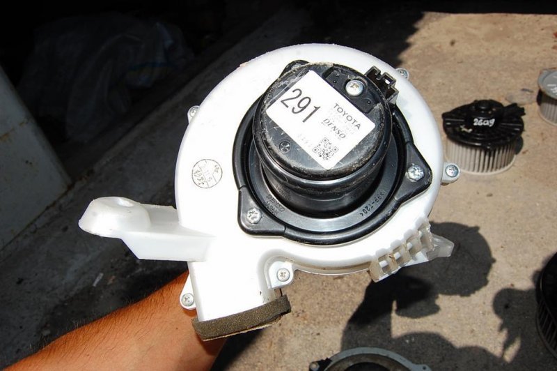 Моторчик печки TOYOTA PRIUS - 20 03-11 87130-47070 Б/У
