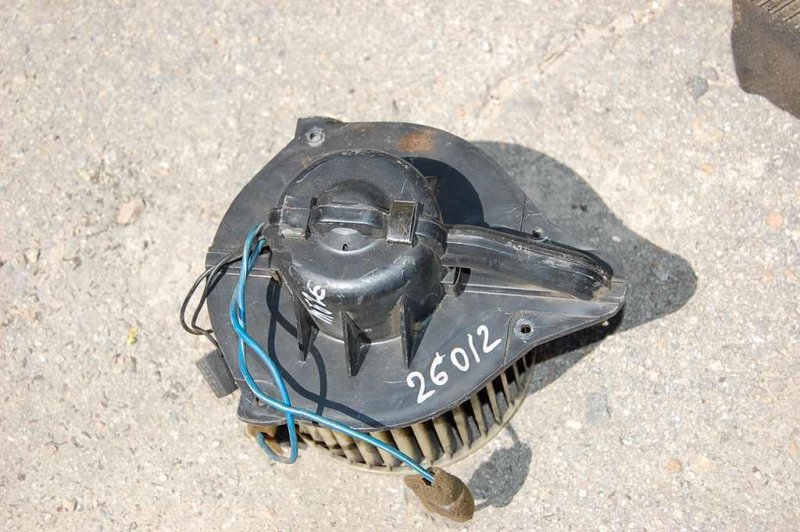 Моторчик печки MAZDA 626 GC 83-87 GA97-76-4248 Б/У