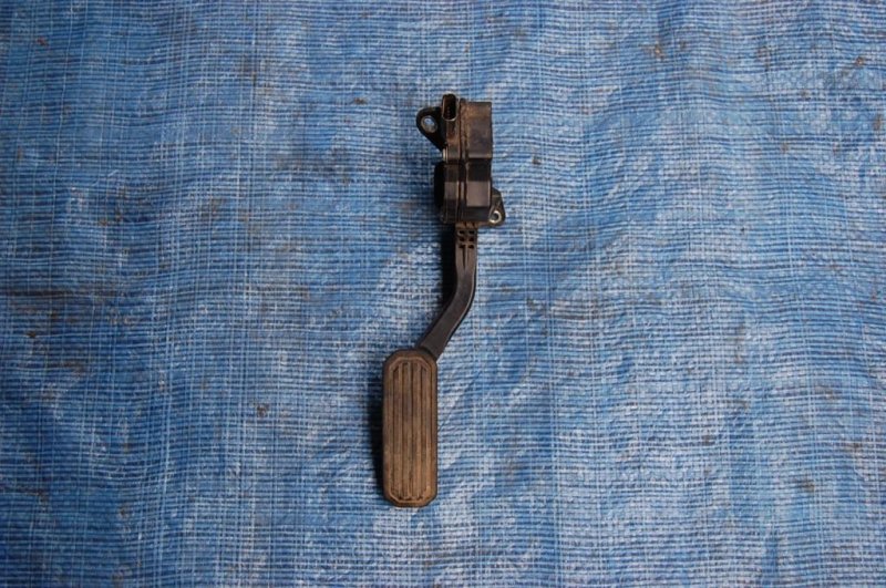 Педаль газа CAMRY 40 06-11