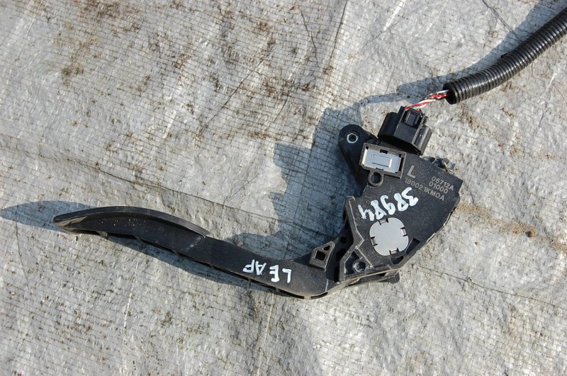 Педаль газа LEAF 10-17