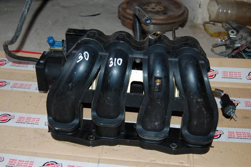 Коллектор впускной NISSAN PRIMERA P-12 01-07