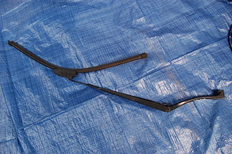 Поводок стеклоочистителя передний TOYOTA SOLARA 03-09 Б/У