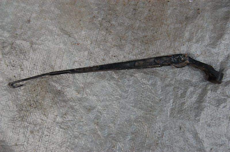 Поводок стеклоочистителя передний LEXUS GX470 02-09 Б/У