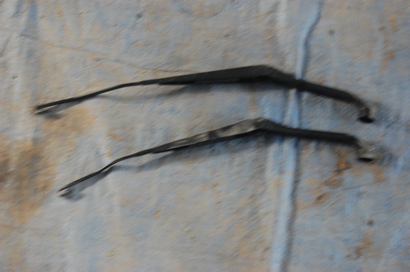 Поводок стеклоочистителя передний SUZUKI GRAND VITARA 05-15 Б/У