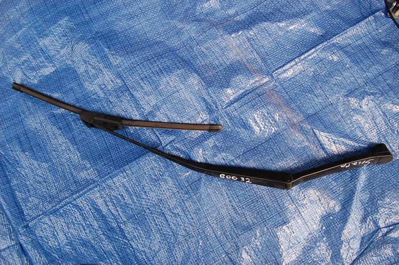 Поводок стеклоочистителя передний TOYOTA SOLARA 03-09 Б/У