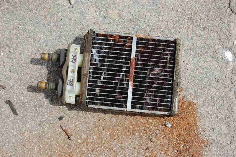 Запчасть радиатор печки MAZDA 626 GE 91-97 Б/У Радиатор печки MAZDA 626 GE 91-97 Б/У