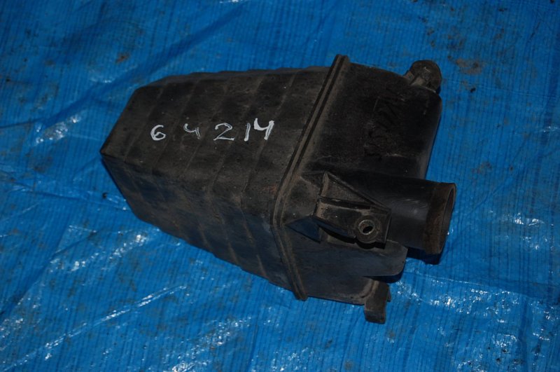 Запчасть резонатор воздушного фильтра TOYOTA AVENSIS 03-08 Б/У Резонатор воздушного фильтра TOYOTA AVENSIS 03-08 Б/У