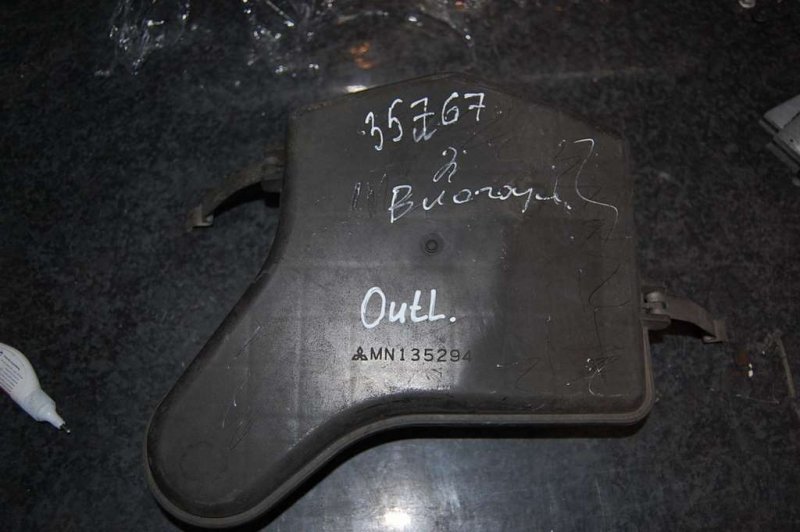 Запчасть резонатор воздушного фильтра MITSUBISHI OUTLANDER 03-07 Б/У Резонатор воздушного фильтра MITSUBISHI OUTLANDER 03-07 Б/У