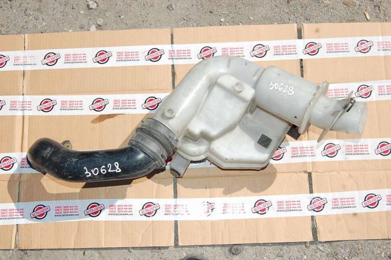 Резонатор воздушного фильтра MAZDA 323 BA 94-97 B595-13-195A Б/У