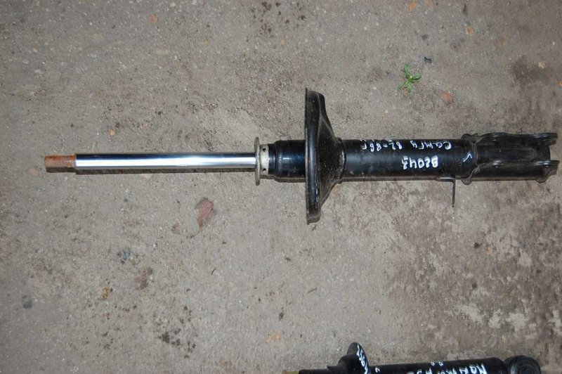 Запчасть амортизатор задний левый TOYOTA CAMRY 10 92-96 48540-39525 Б/У Амортизатор задний левый TOYOTA CAMRY 10 92-96 48540-39525 Б/У