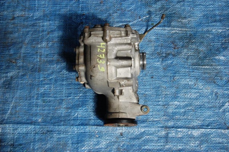 Редуктор передний INFINITI M35/M45 04-10 Б/У