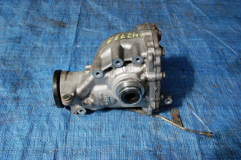 Редуктор передний INFINITI M35/M45 04-10