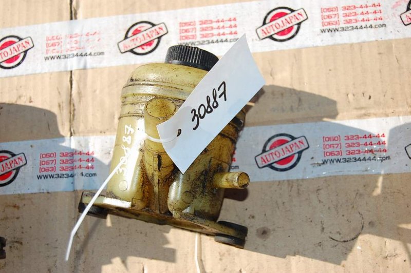 Запчасть бачок гур MAZDA XEDOS 6 X6 (CA) 92-98 C002-32-69X Б/У Бачок ГУР MAZDA XEDOS 6 X6 (CA) 92-98 C002-32-69X Б/У