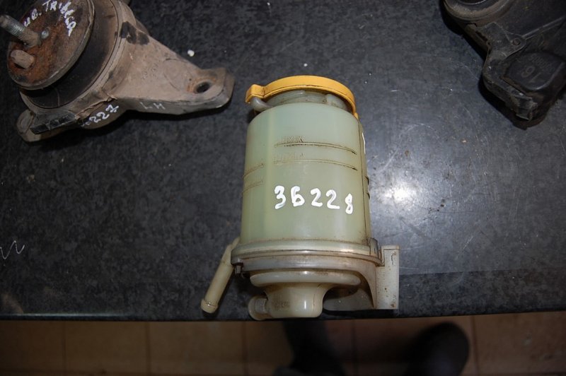 Бачок ГУР TRIBECA B10 07-13 Бачок ГУР TRIBECA B10 07-13