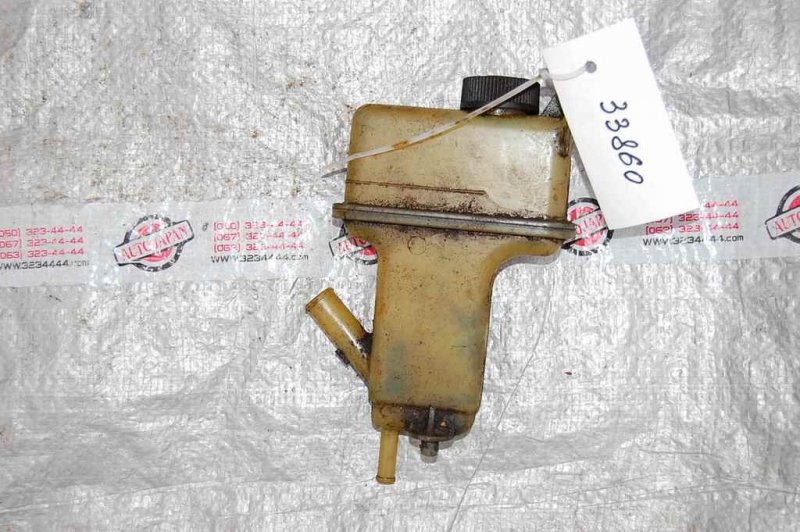 Запчасть бачок гур MAZDA 626 GD 87-91 G211-32-690B Б/У Бачок ГУР MAZDA 626 GD 87-91 G211-32-690B Б/У