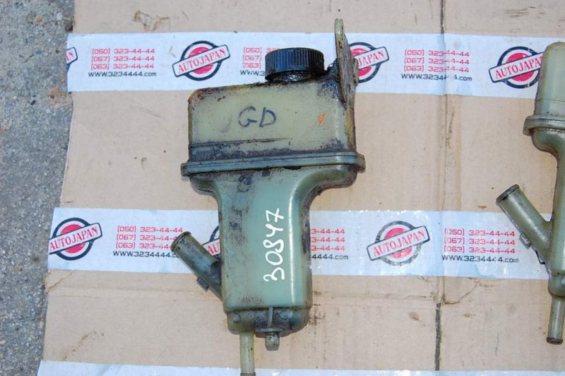 Бачок ГУР MAZDA 626 GD 87-91 G211-32-690B Б/У