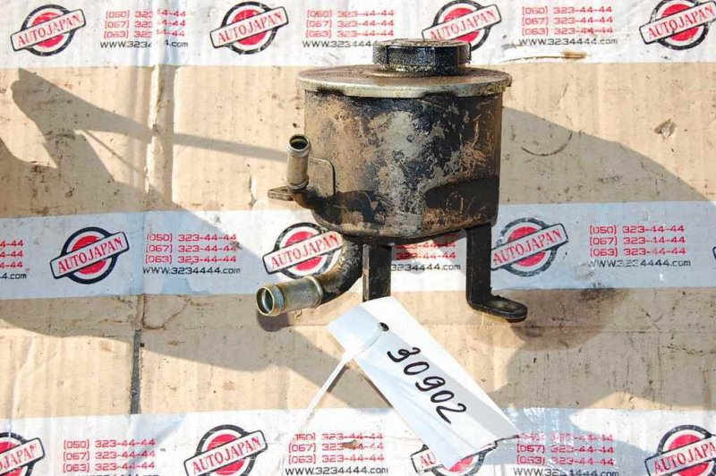 Бачок ГУР NISSAN URVAN 86-01 Б/У