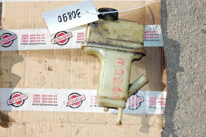 Запчасть бачок гур MAZDA 626 GD 87-91 G211-32-690B Б/У Бачок ГУР MAZDA 626 GD 87-91 G211-32-690B Б/У