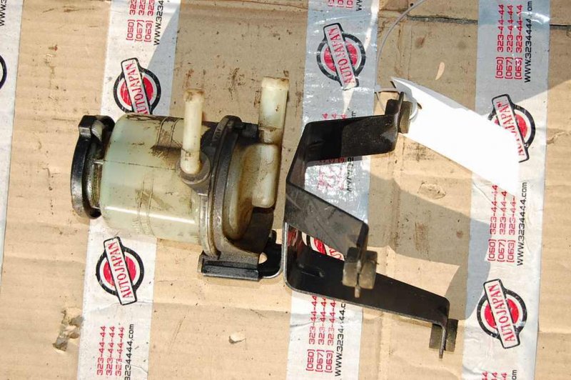 Бачок ГУР GX470 02-09