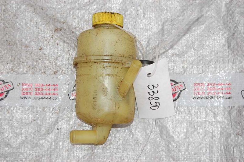 Запчасть бачок гур MAZDA PREMACY 98-03 B25D-32-690A Б/У Бачок ГУР MAZDA PREMACY 98-03 B25D-32-690A Б/У