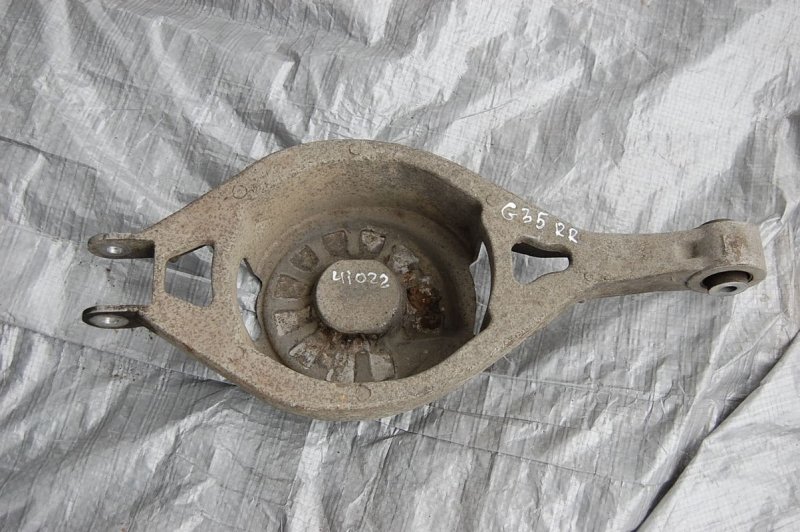 Рычаг задней подвески поперечный нижний задний правый INFINITI G35 03-07 551B0-AL500 Б/У