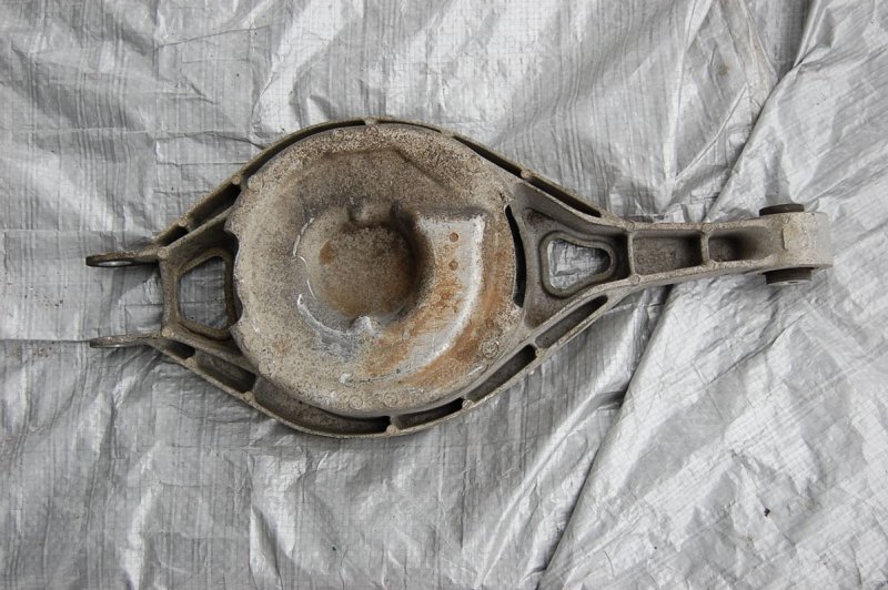 Рычаг задней подвески поперечный нижний задний правый G35 03-07